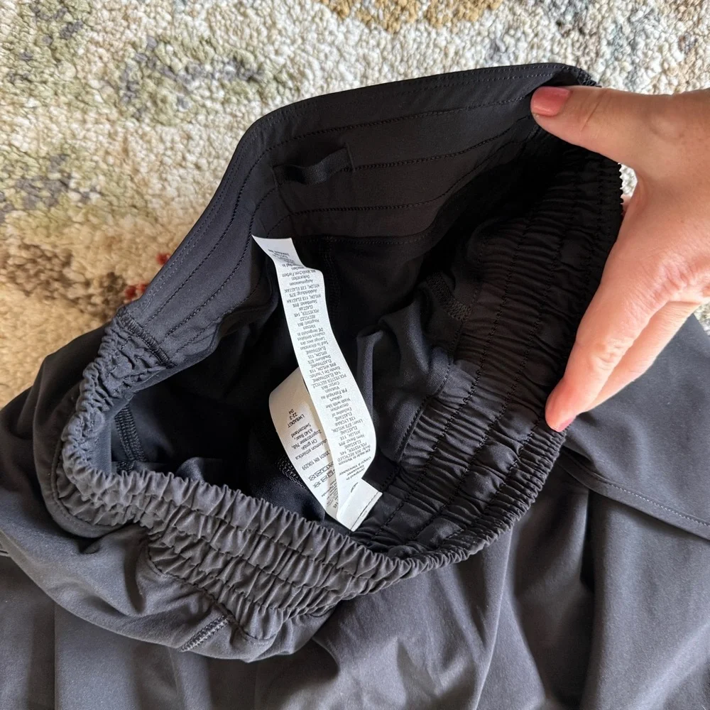 Lululemon 4 black hotty hot active skort skirt w/ shorts - Picture 5 of 11